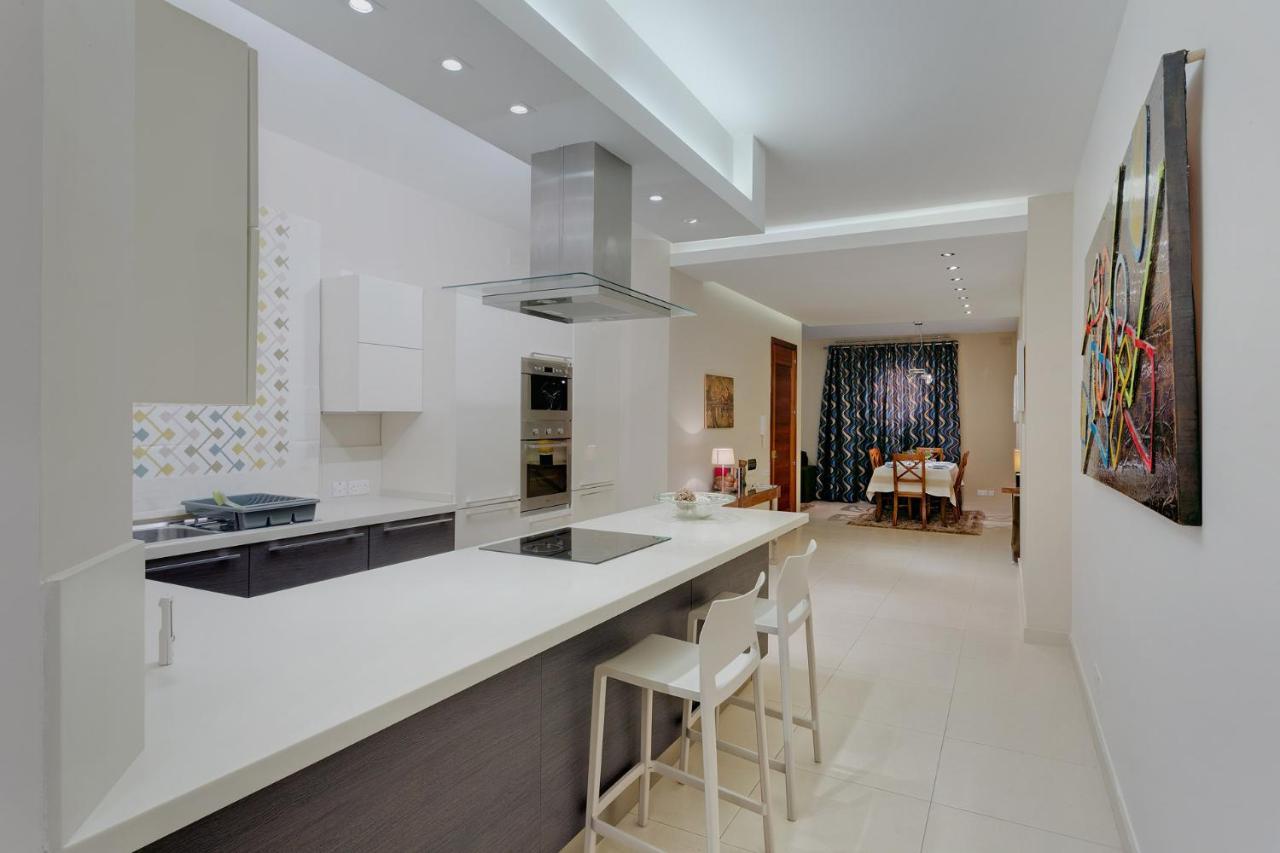 Luxury Apartment, Prime Location In St Julians San Ġiljan Exterior foto